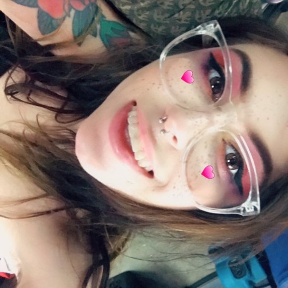 Meet your Posher, Chloe - Picture 3 of 11